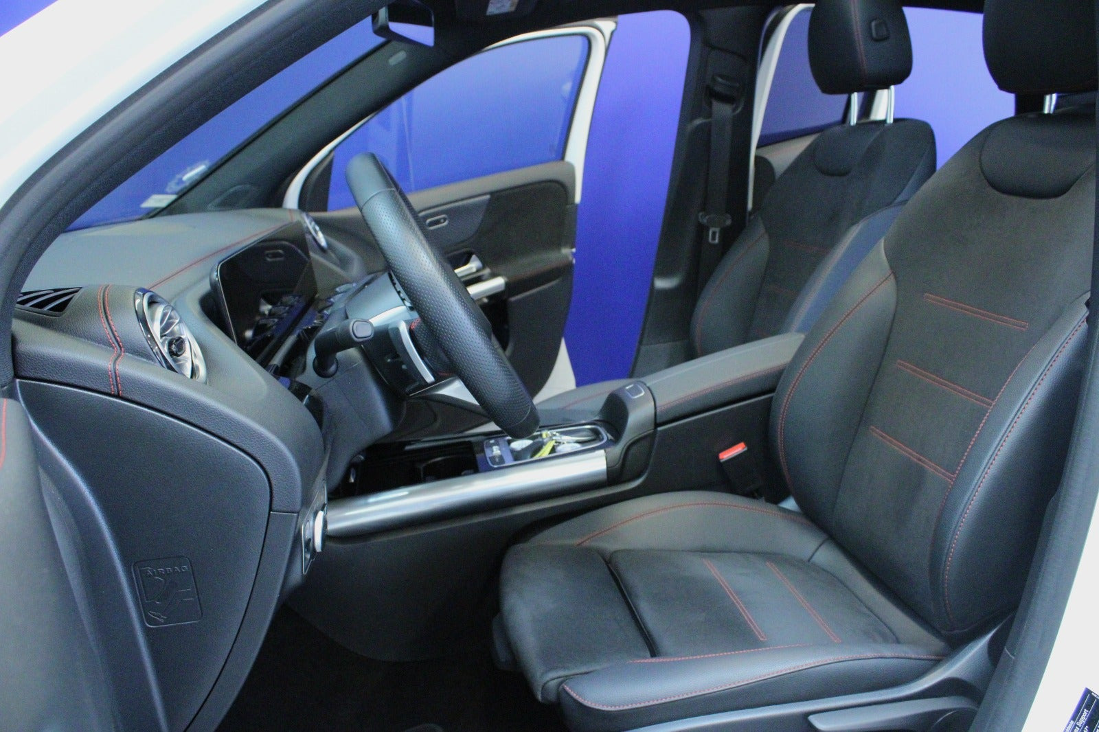 Hvid Mercedes EQA250+ fra 2025