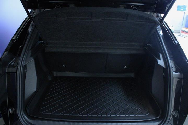 Sort Peugeot e-2008 fra 2021