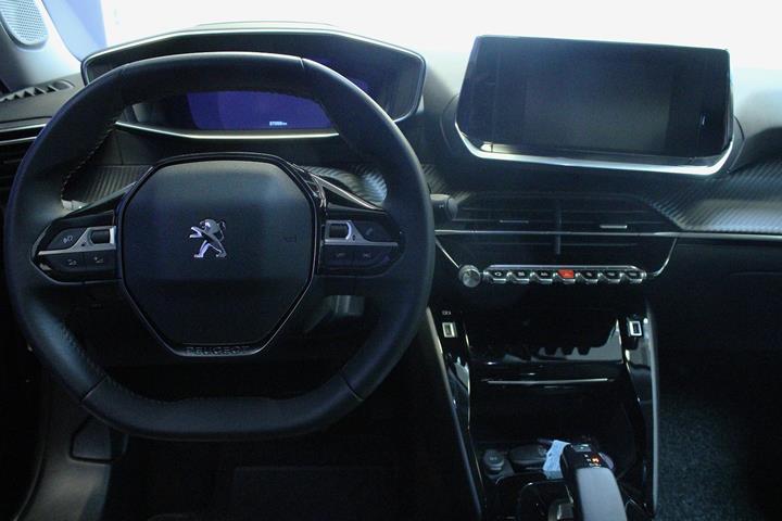 Sort Peugeot e-2008 fra 2021