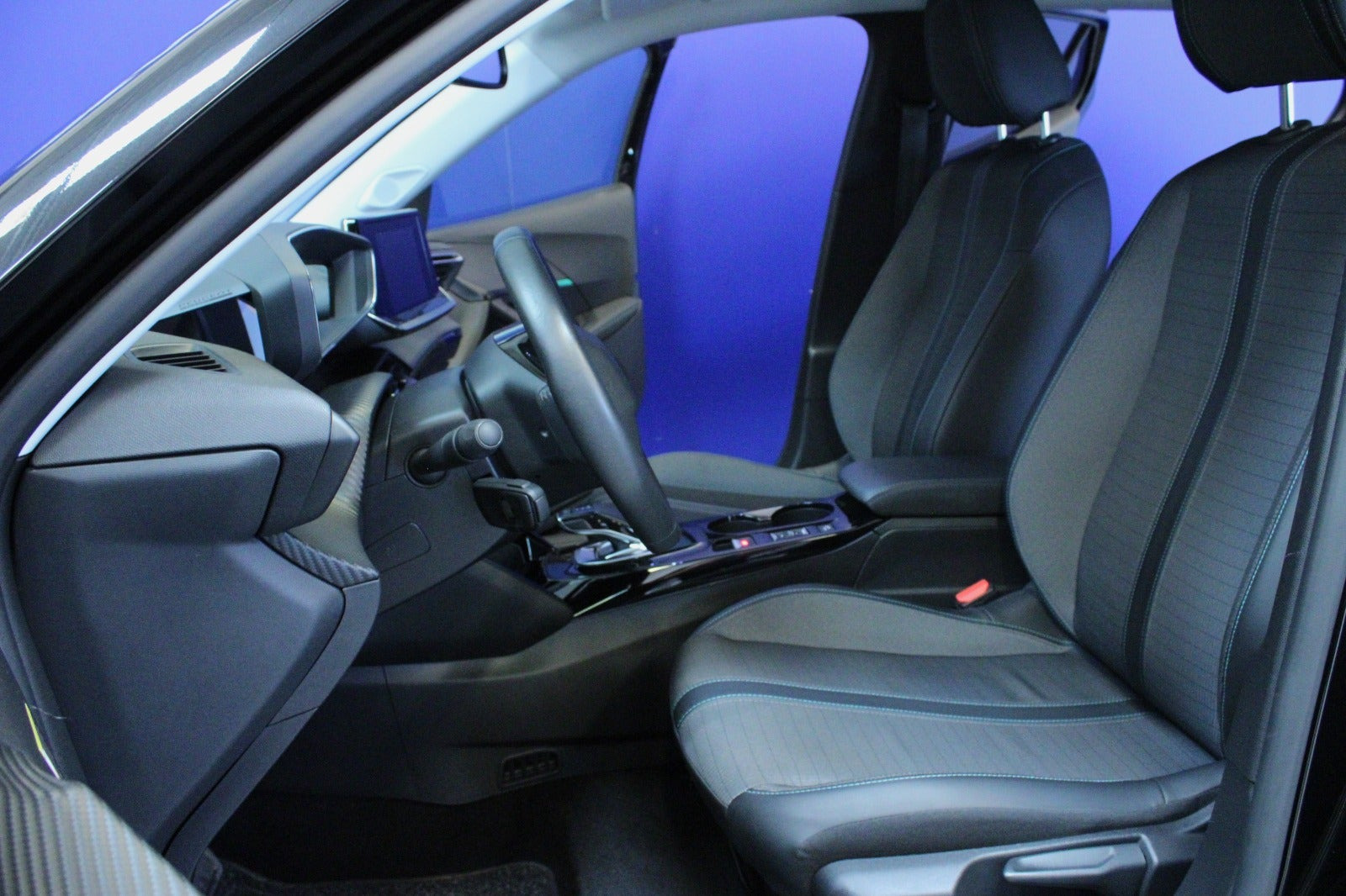 Sort Peugeot e-2008 fra 2021