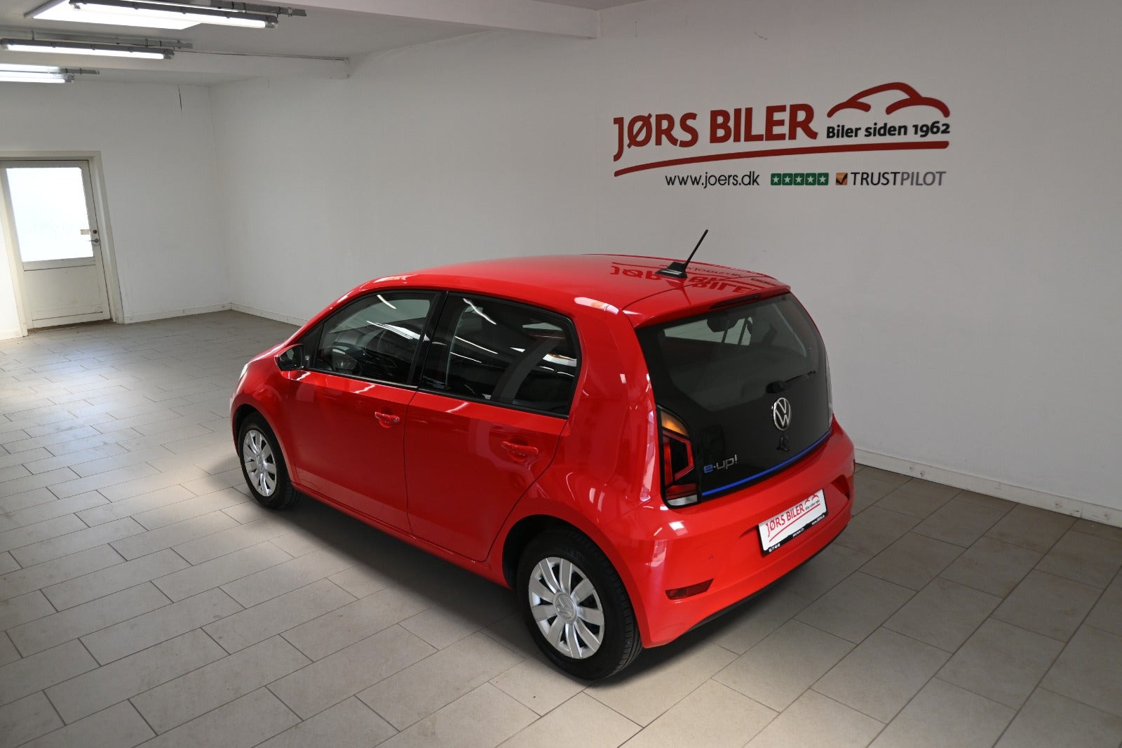 Rød VW E-UP! fra 2021