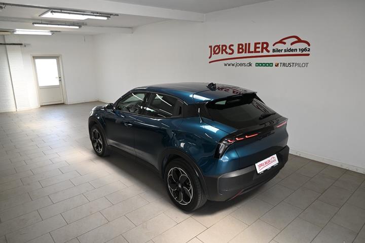 Blå Alfa Romeo Junior fra 2024