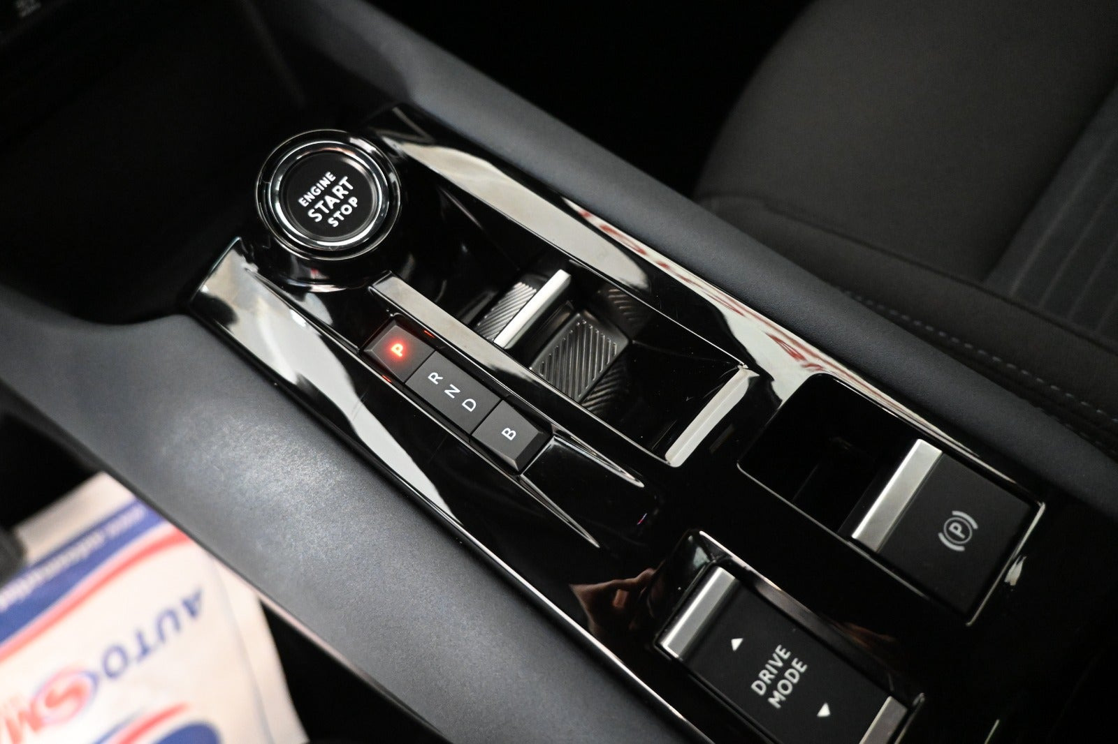 Beige Alfa Romeo Junior fra 2024