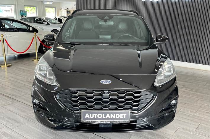 Sort Ford Kuga fra 2020