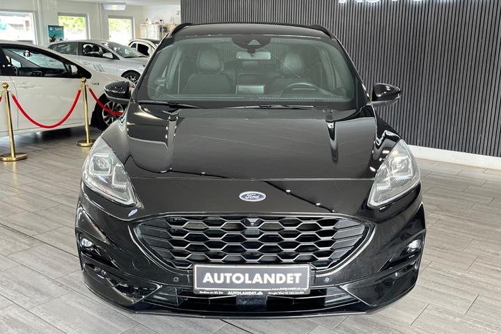 Sort Ford Kuga fra 2020