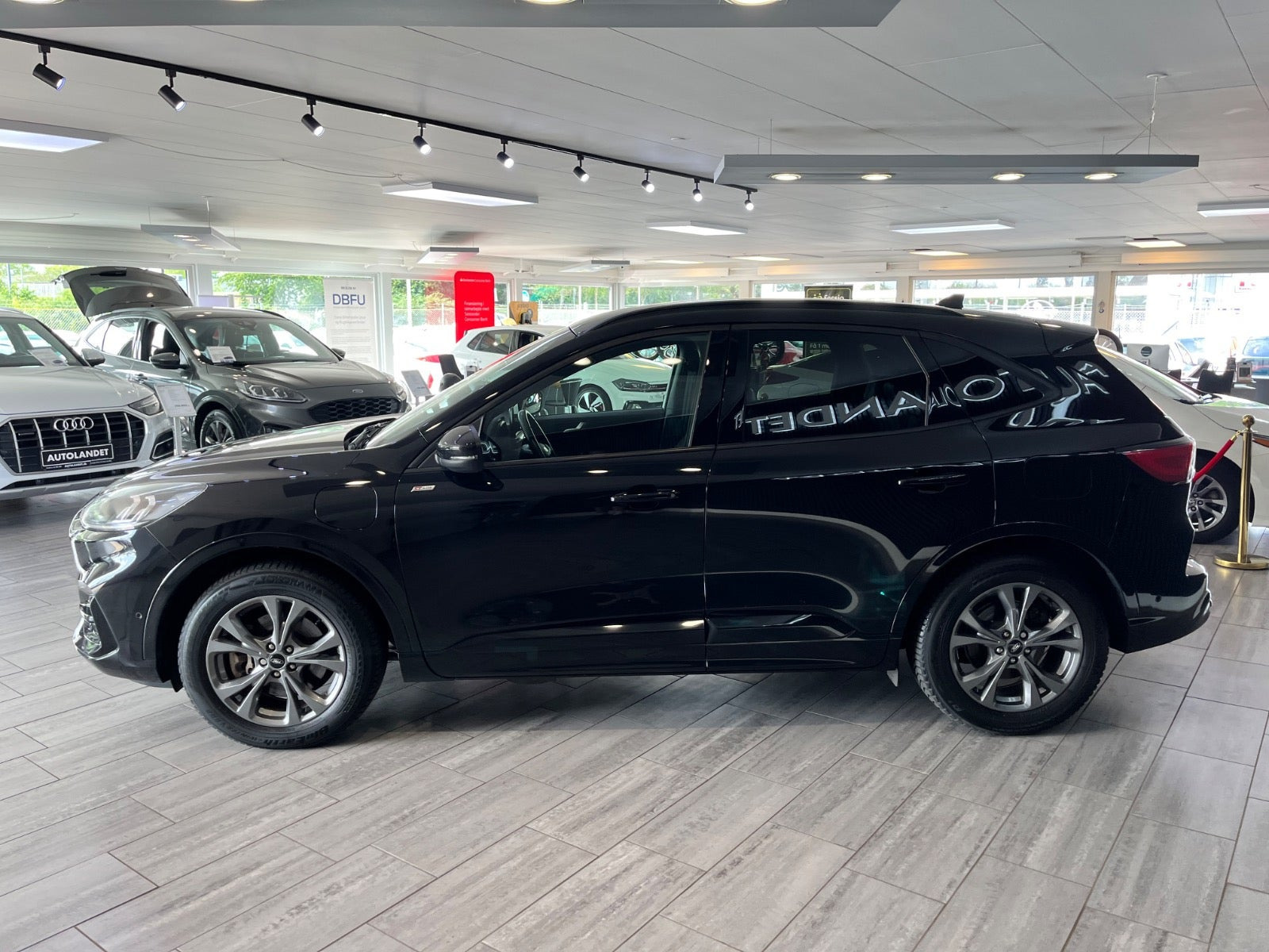 Sort Ford Kuga fra 2020
