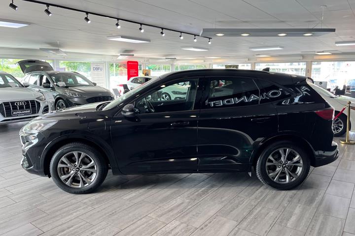 Sort Ford Kuga fra 2020