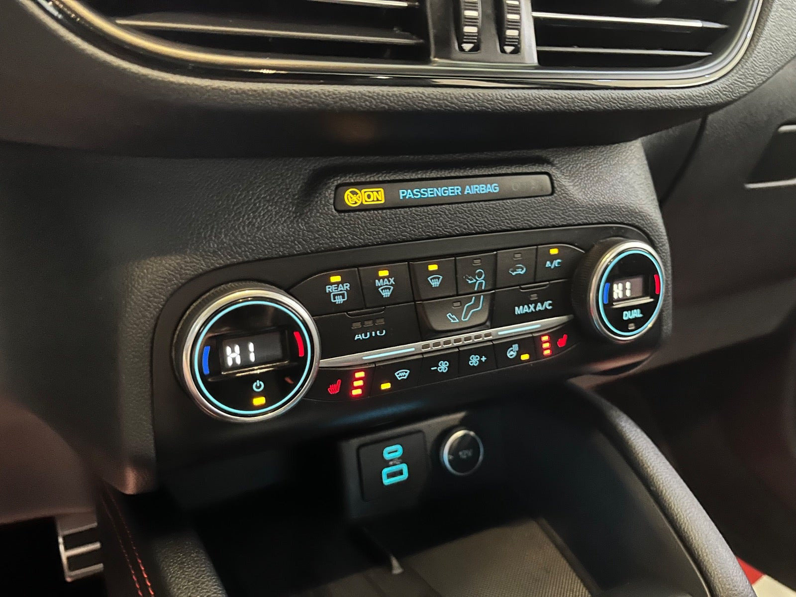 Sort Ford Kuga fra 2020