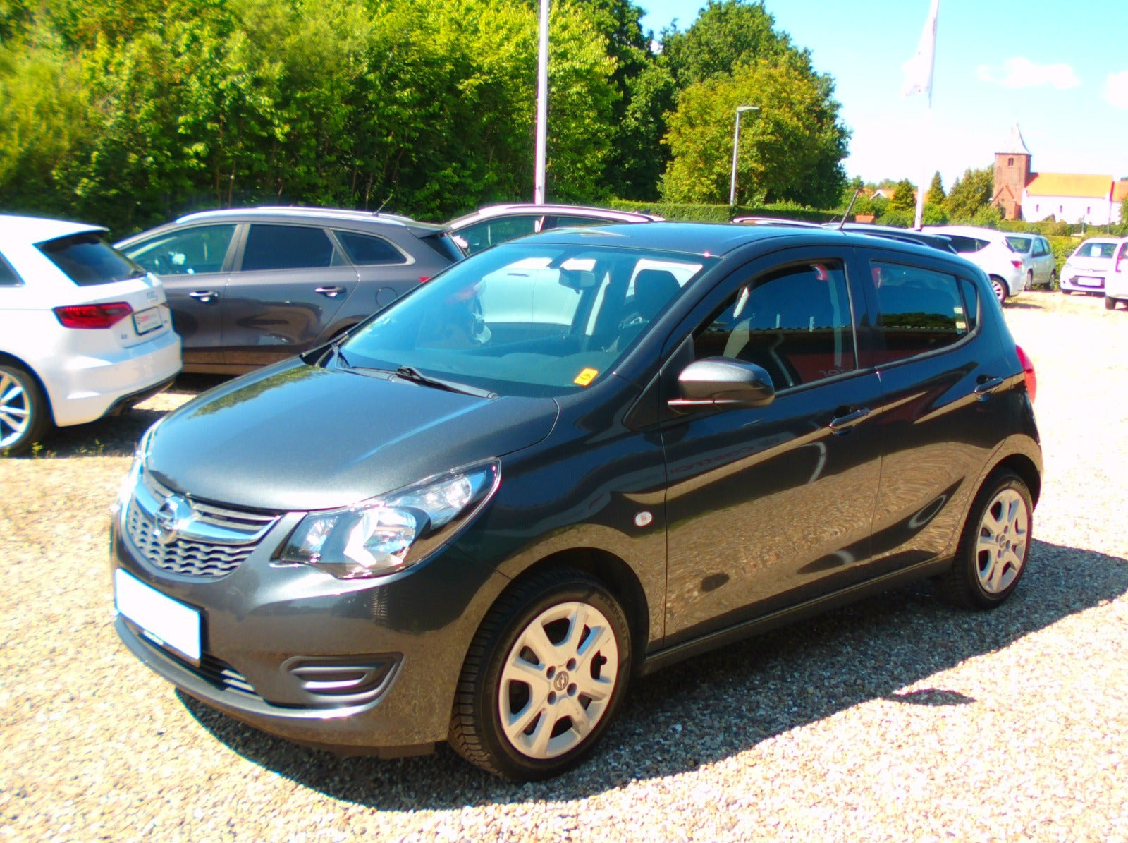 Grå Opel Karl fra 2018