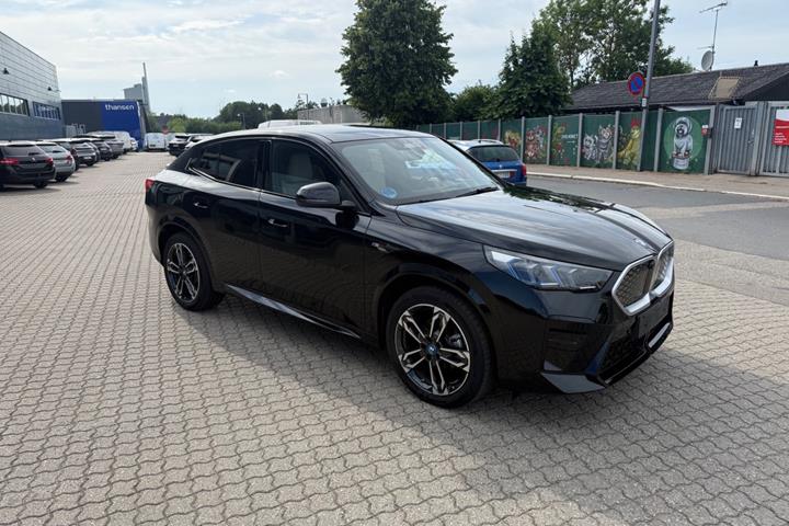 Sort BMW iX2 fra 2025