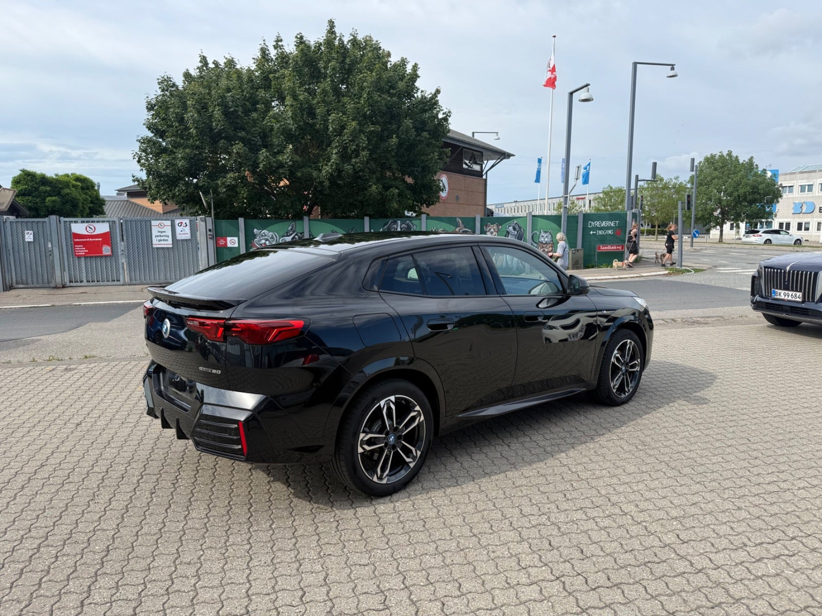Sort BMW iX2 fra 2025