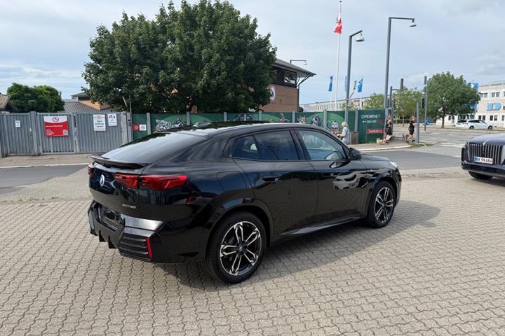Sort BMW iX2 fra 2025