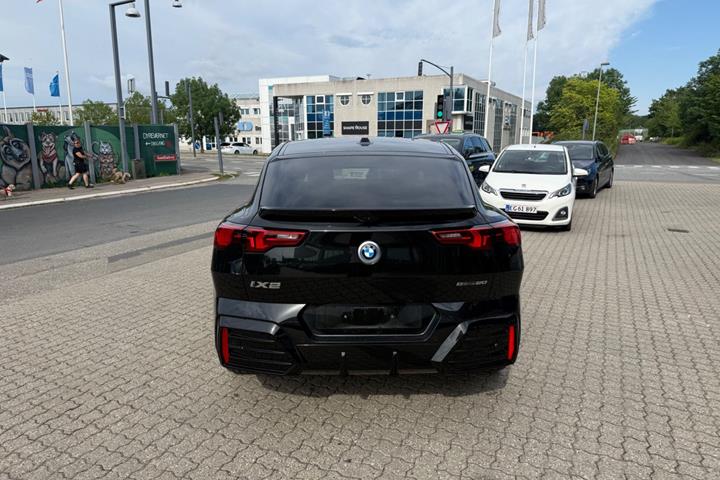Sort BMW iX2 fra 2025