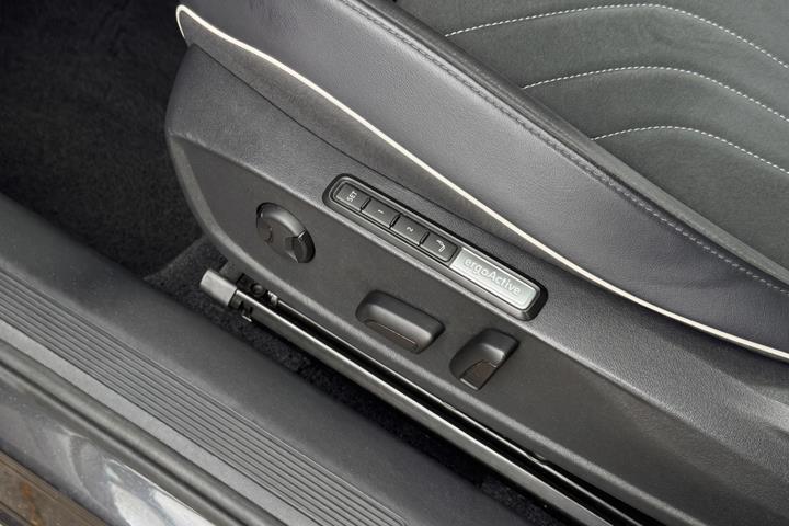 Grå VW ID.4 fra 2021