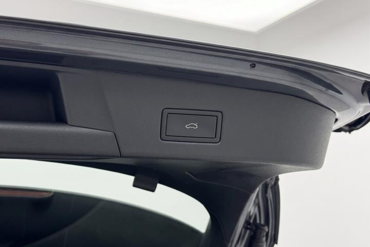 Grå VW ID.4 fra 2021