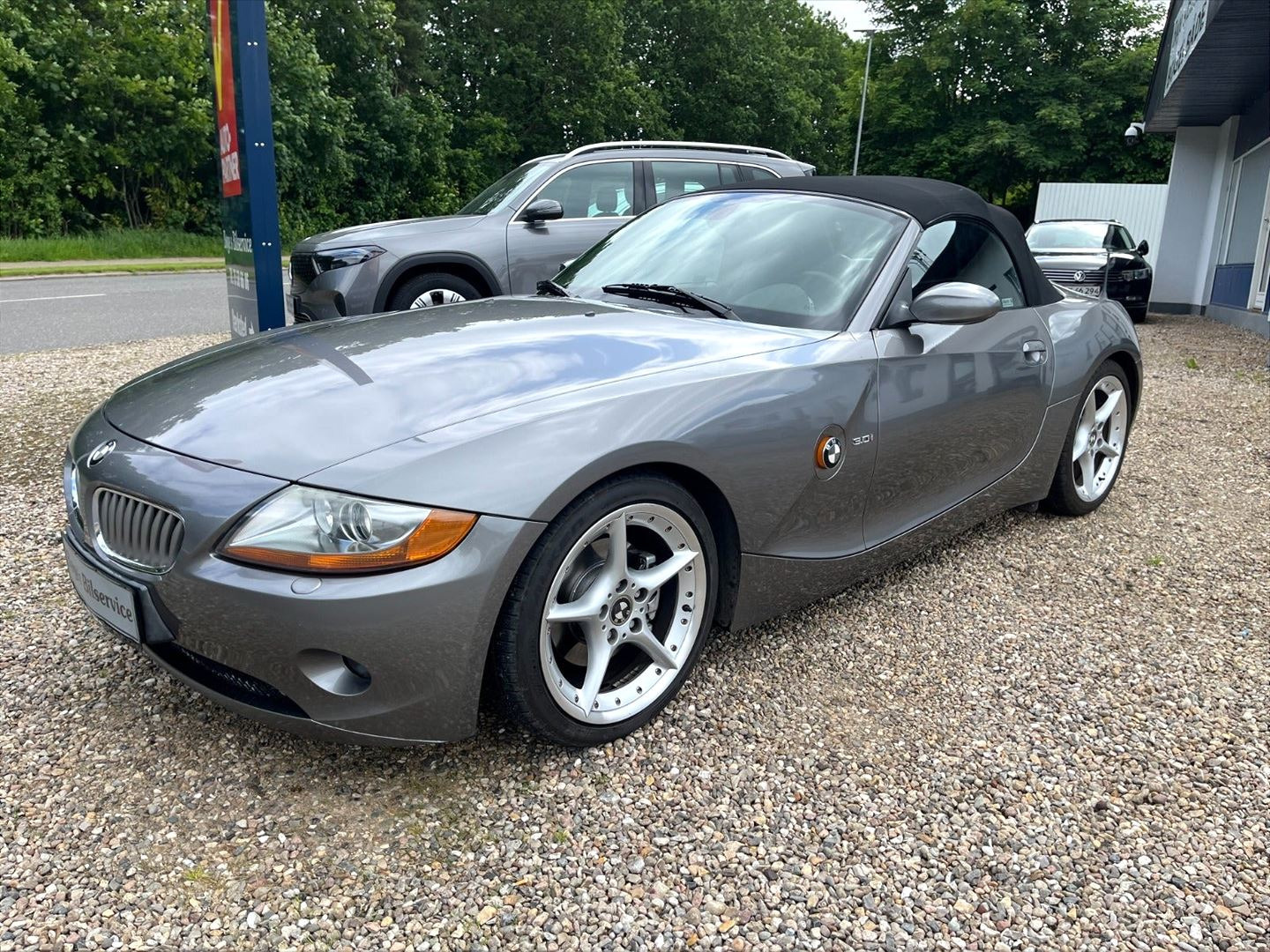 Grå BMW Z4 fra 2003