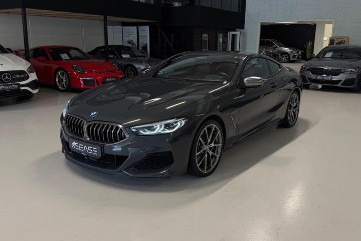 Sort BMW M850i fra 2019 set udefra