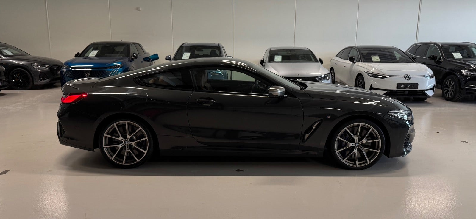 Sort BMW M850i fra 2019