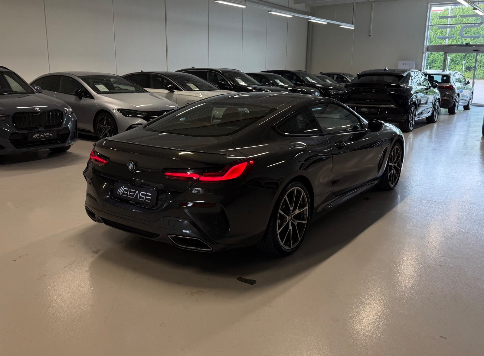 Sort BMW M850i fra 2019