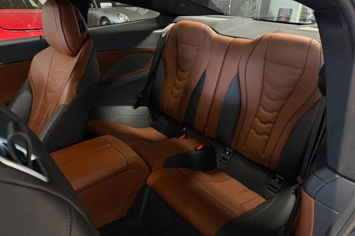 Sort BMW M850i fra 2019