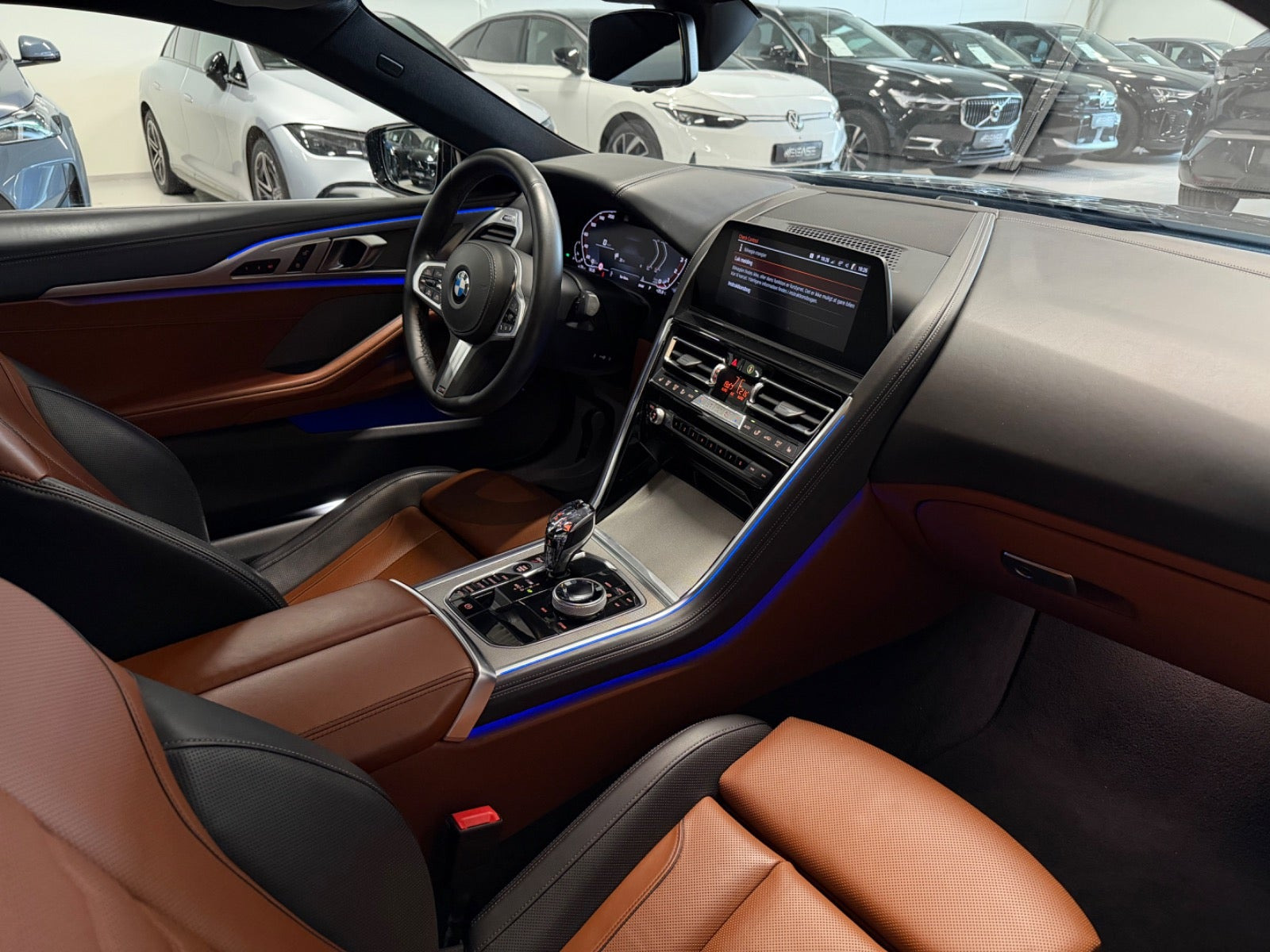 Sort BMW M850i fra 2019