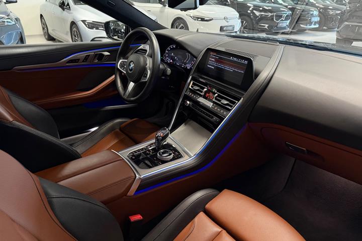 Sort BMW M850i fra 2019