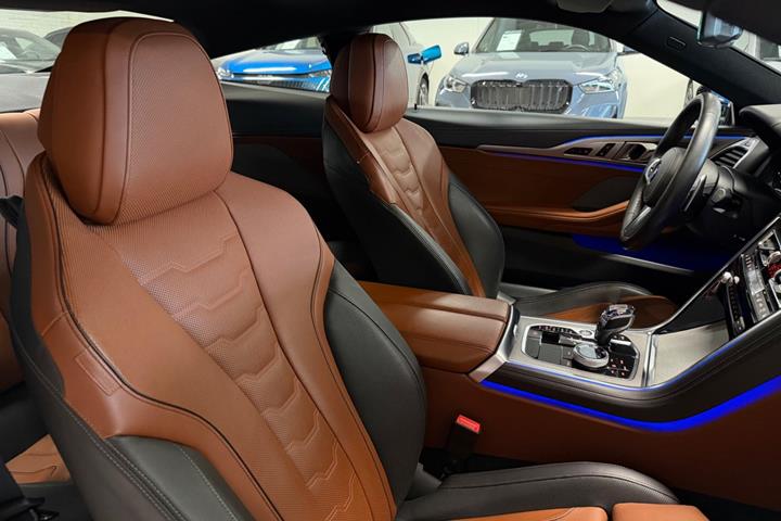 Sort BMW M850i fra 2019