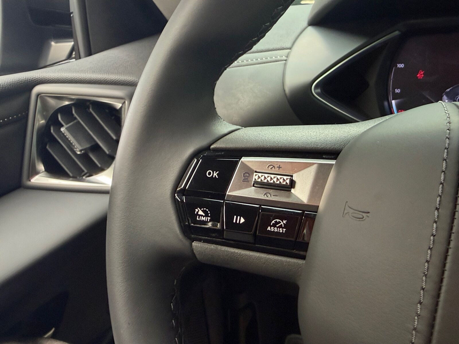 Grå DS DS 3 CrossBack fra 2024