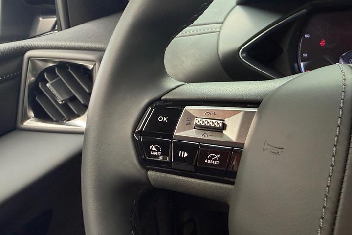 Grå DS DS 3 CrossBack fra 2024