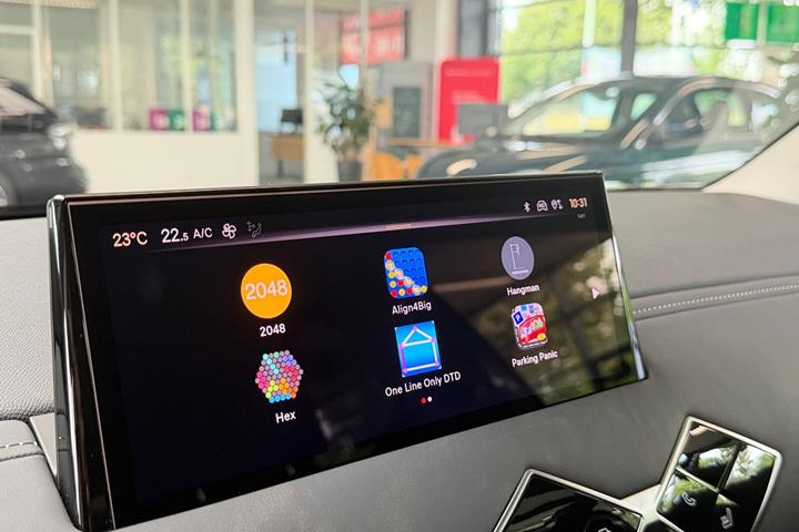 Grå DS DS 3 CrossBack fra 2024