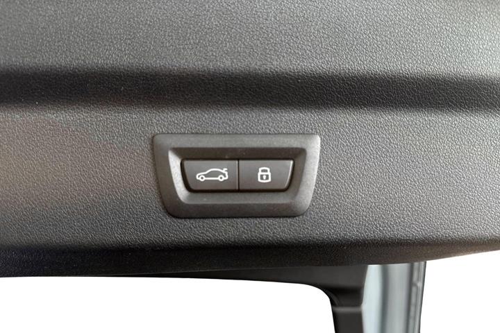 Grå BMW iX2 fra 2026