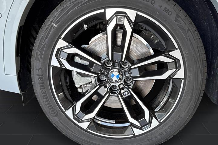 Grå BMW iX2 fra 2026