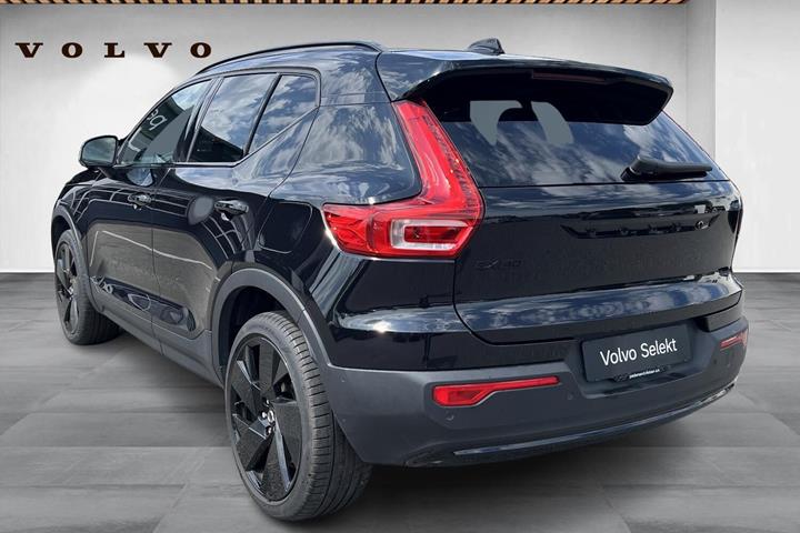 Sort Volvo EX40 fra 2024