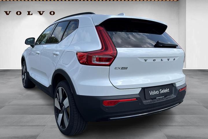 Hvid Volvo EX40 fra 2024