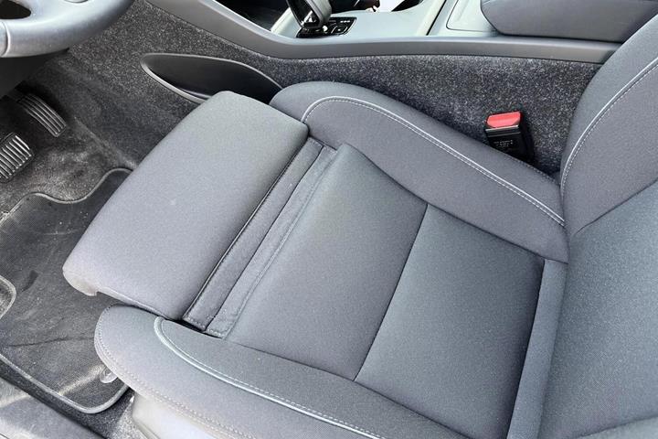Hvid Volvo EX40 fra 2024