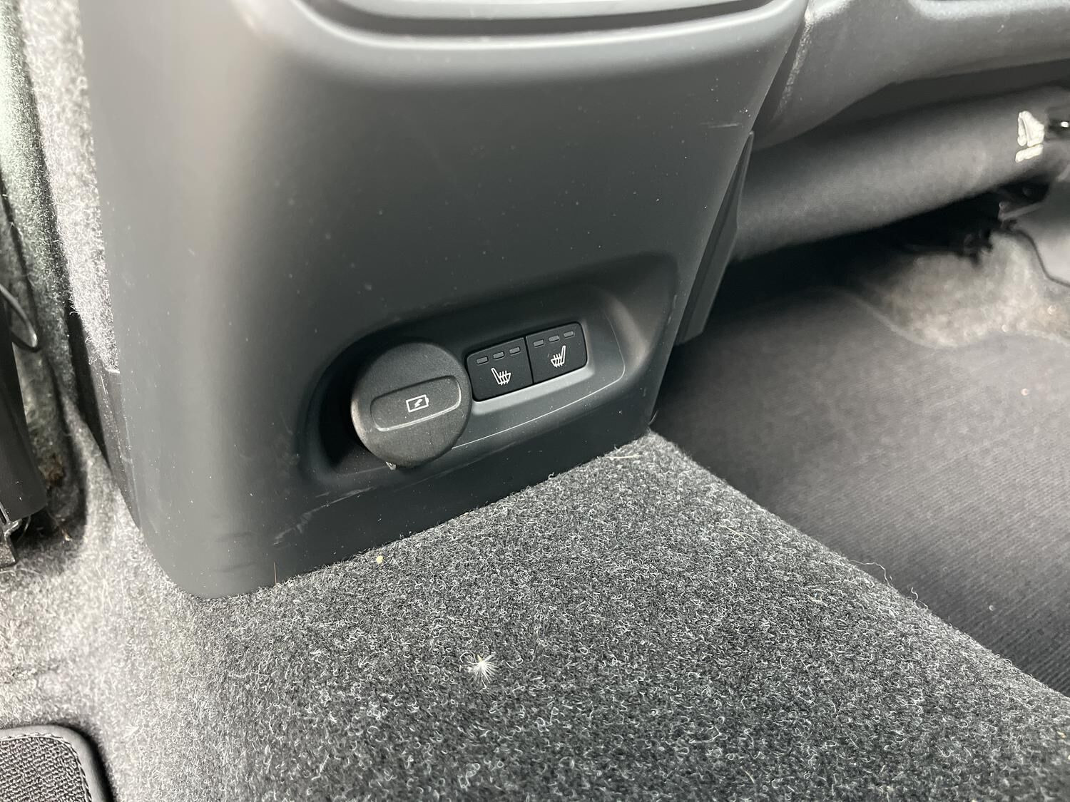 Grå Volvo EX40 fra 2024