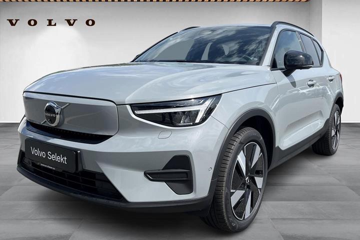 Grå Volvo EX40 fra 2024 set udefra