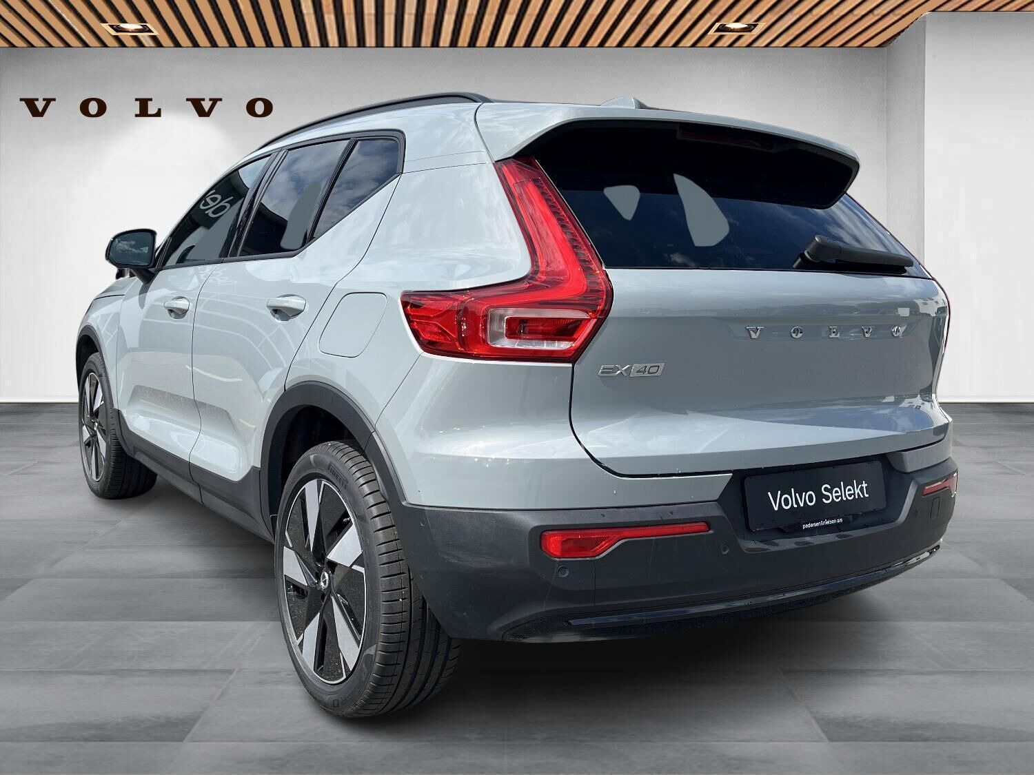 Grå Volvo EX40 fra 2024