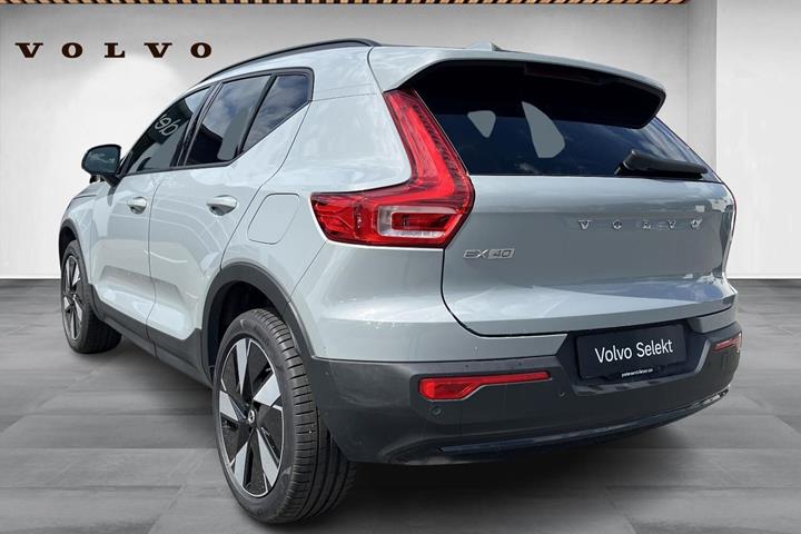 Grå Volvo EX40 fra 2024