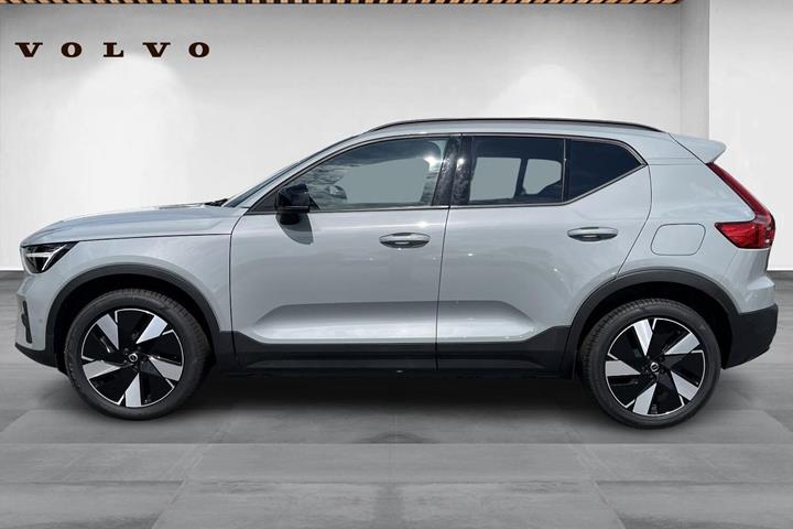 Grå Volvo EX40 fra 2024
