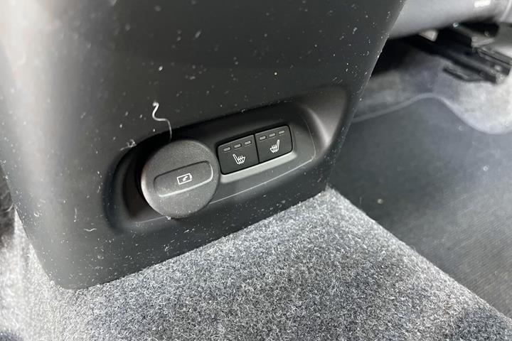 Grå Volvo EX40 fra 2024