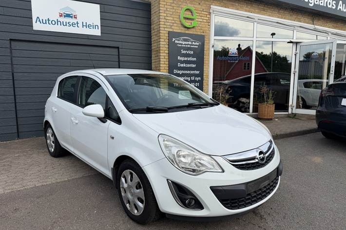 Hvid Opel Corsa fra 2012