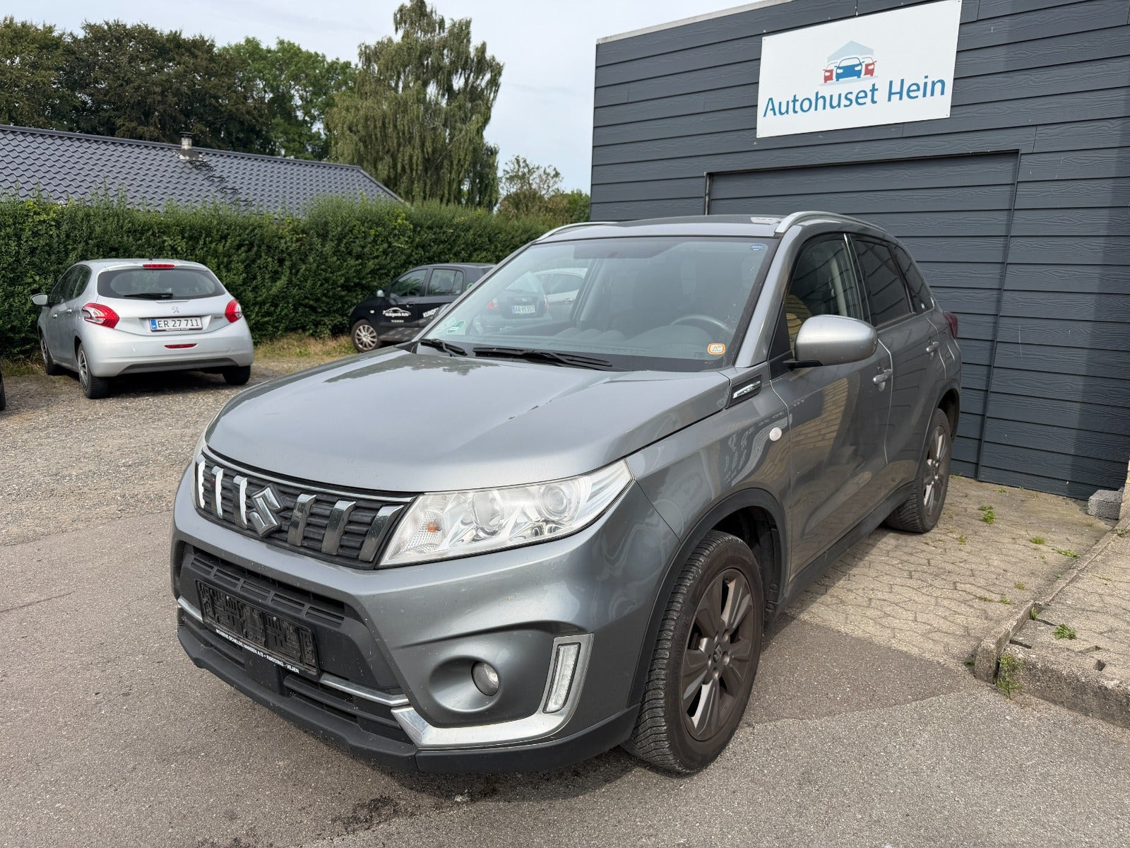 Grå Suzuki Vitara fra 2019