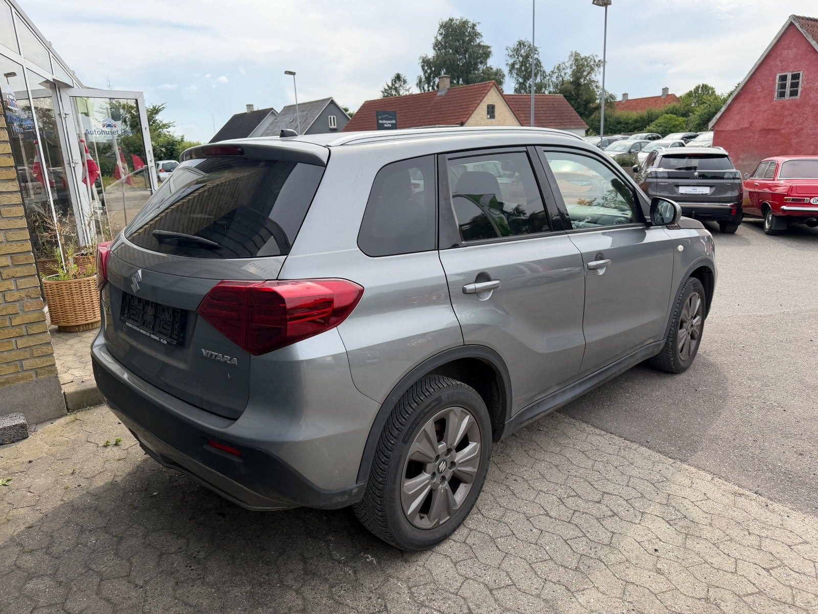 Grå Suzuki Vitara fra 2019