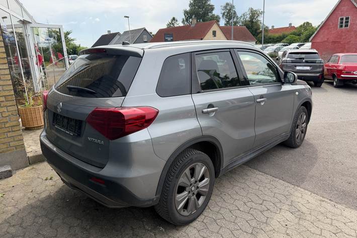 Grå Suzuki Vitara fra 2019