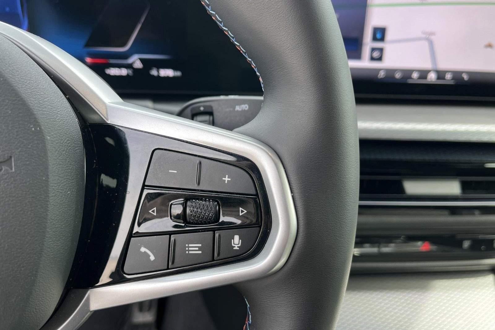 Blå BMW i4 fra 2026