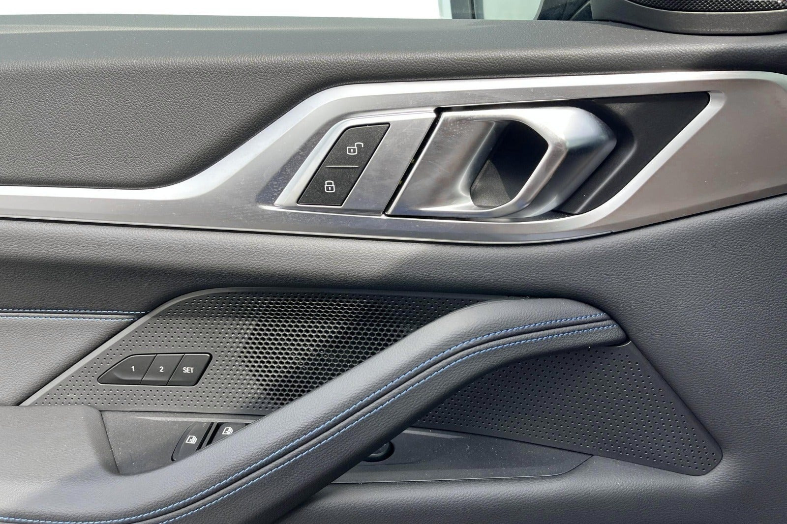 Blå BMW i4 fra 2026