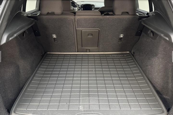 Sort Volvo EX40 fra 2025