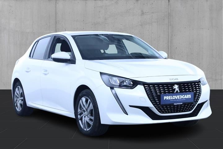 Hvid Peugeot 208 fra 2020 set udefra