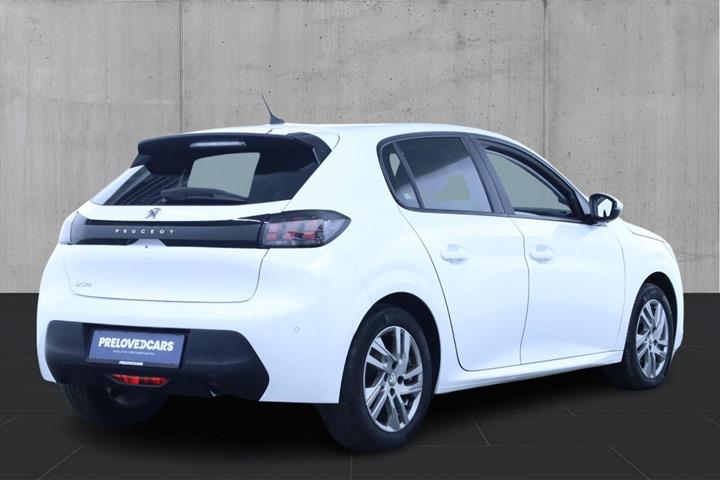 Hvid Peugeot 208 fra 2020